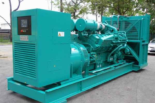 肥东柴油发电机组电压不稳定怎样维修？